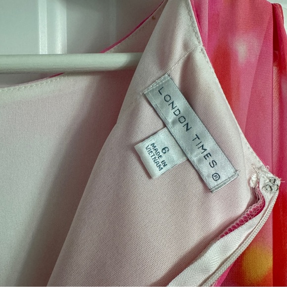 EUC London Times Spring Dress - Picture 2 of 6